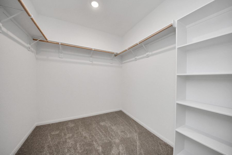 Spacious, unfurnished interior of a new home in Elyson, Katy (Image 15).