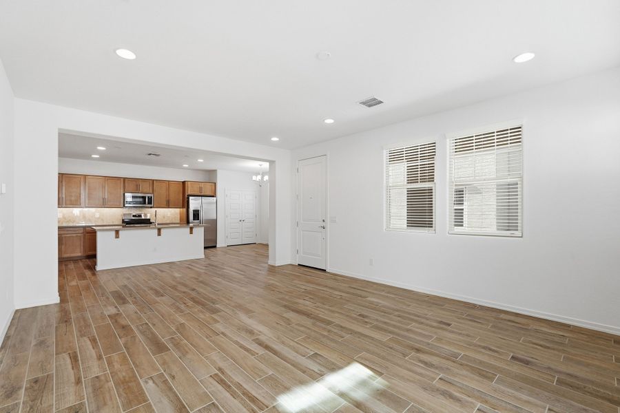Spacious, unfurnished interior of a new home in Parkside, Avondale (Image 20).