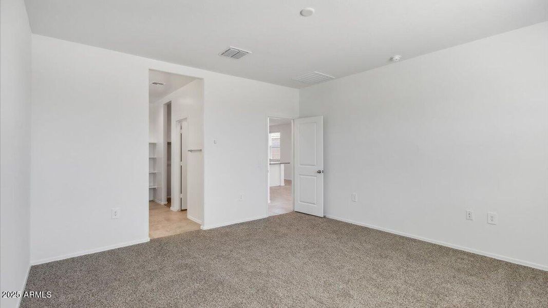 Caroline primary bedroom