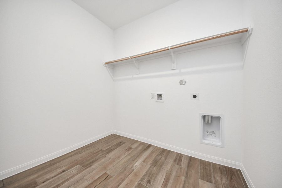 Spacious, unfurnished interior of a new home in Elyson, Katy (Image 18).