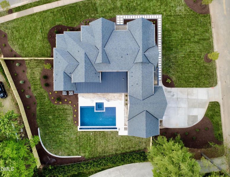 DBF80B43-FD55-4A49-B48F-1AB67A397A1A_1_2