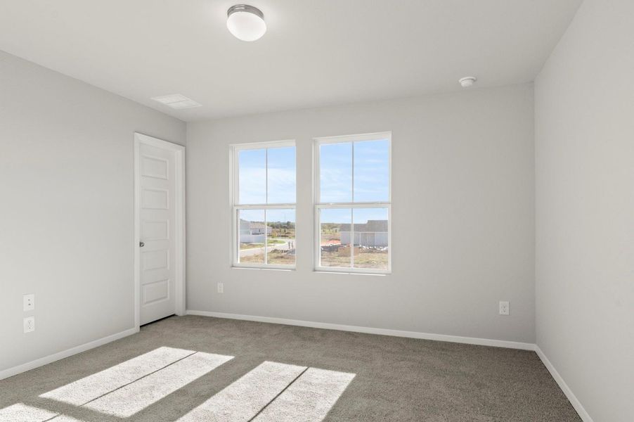 Spacious, unfurnished interior of a new home in Harvest Ridge, Elgin (Image 23).