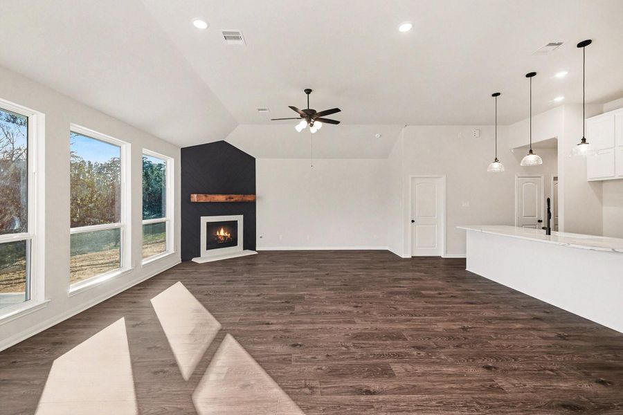 Spacious, unfurnished interior of a new home in Rose Hill Estates, Willis (Image 15).