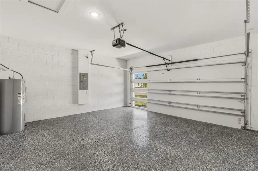 Spacious, unfurnished interior of a new home in , North Port (Image 28).