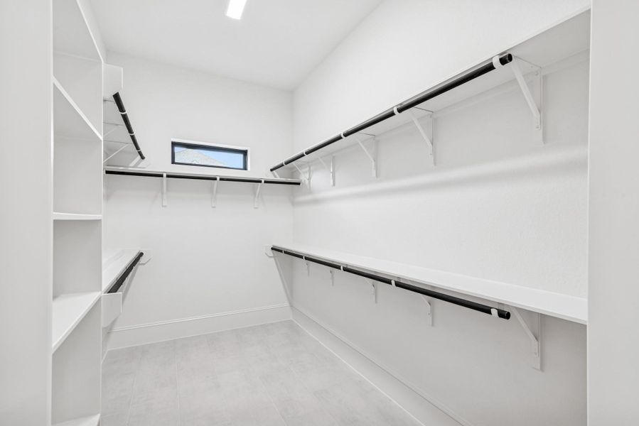 Spacious, unfurnished interior of a new home in The Meadows at Imperial Oaks, Conroe (Image 22).