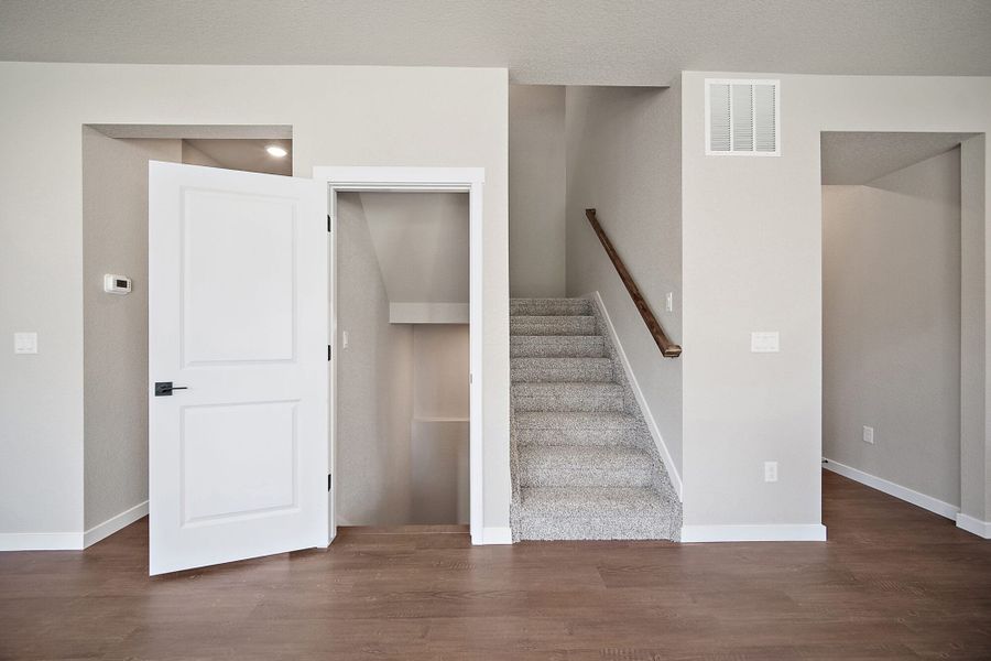 Spacious, unfurnished interior of a new home in Aspen Ranch, Fountain (Image 38).