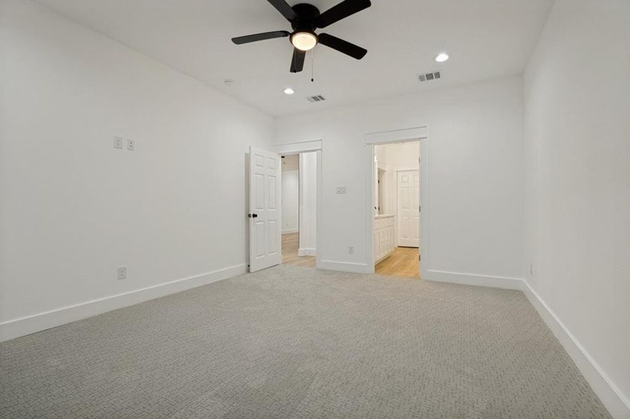 Spacious, unfurnished interior of a new home in , Seagoville (Image 27).