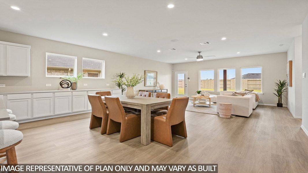 Furnished interior view inside a new home in Silverthorne, Conroe (Image 6).