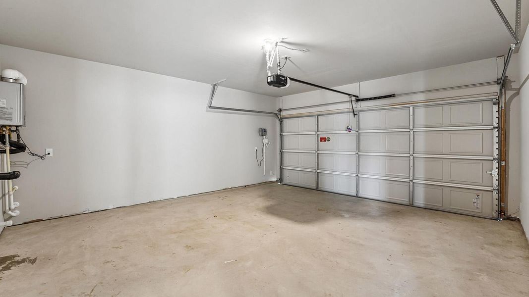 Spacious, unfurnished interior of a new home in Carillon, Manor (Image 15).