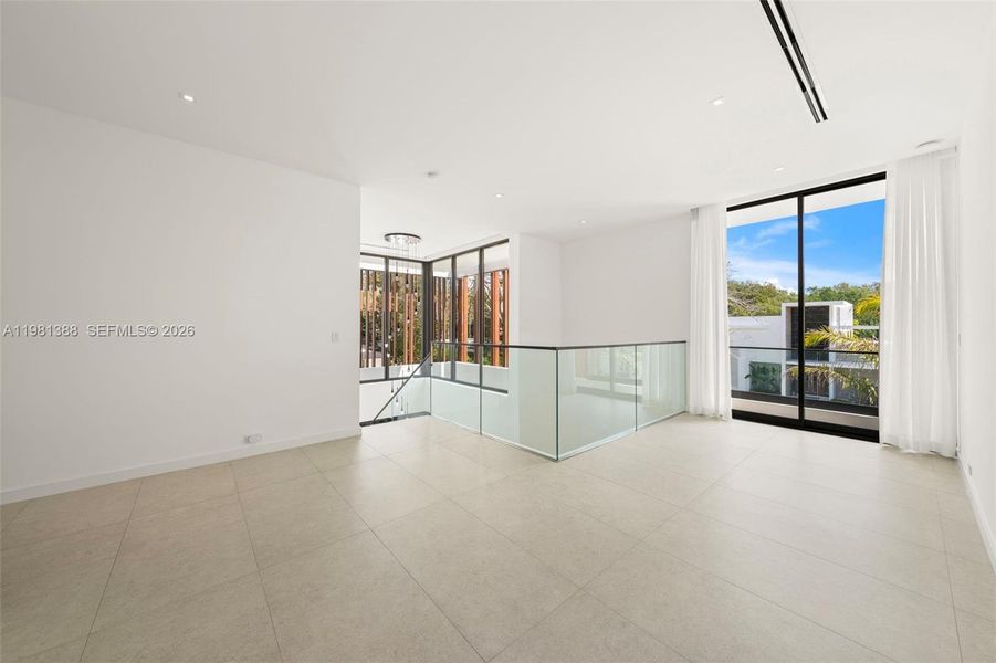 Spacious, unfurnished interior of a new home in , Miami (Image 38). Spacious, unfurnished interior of a new home in , Miami (Image 38).