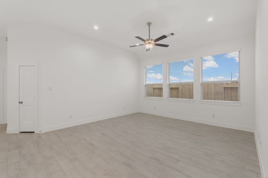 Representative unfurnished interior of a home built from the Fairway by Chesmar Homes in Riceland Alley Loads, Mont Belvieu (Image 21).
