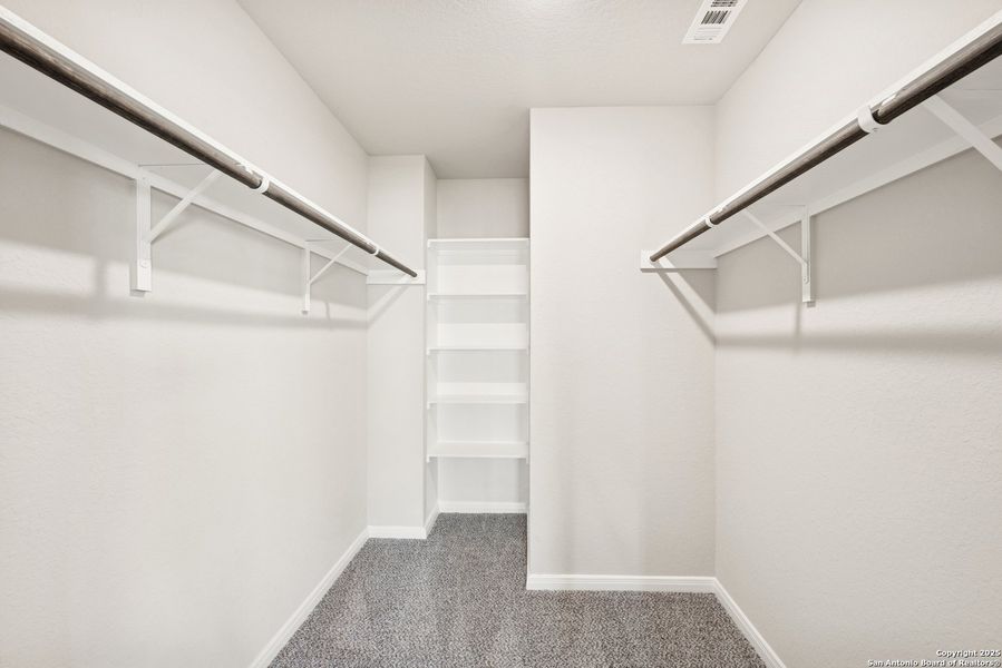 Spacious, unfurnished interior of a new home in Greenspoint Heights, Seguin (Image 33).