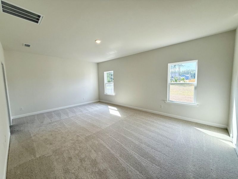 Spacious, unfurnished interior of a new home in , Summerville (Image 34).