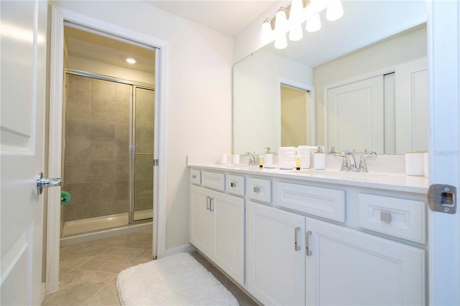 Furnished interior view inside a new home in Windsor Cay Resort, Clermont (Image 32).