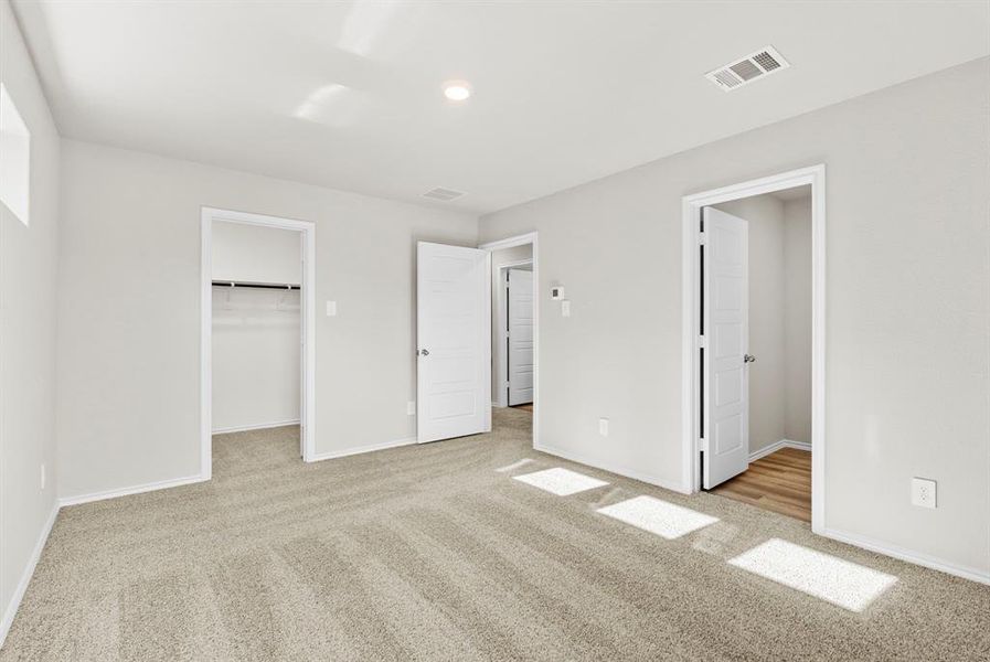 Spacious, unfurnished interior of a new home in Orchard Village, Fort Worth (Image 28).