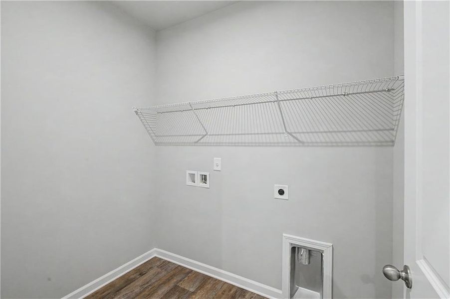 Spacious, unfurnished interior of a new home in Meadow Pines, Dallas (Image 15).