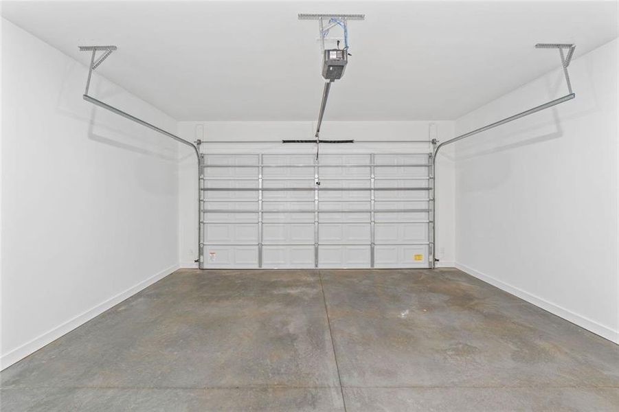Spacious, unfurnished interior of a new home in , Braselton (Image 26).