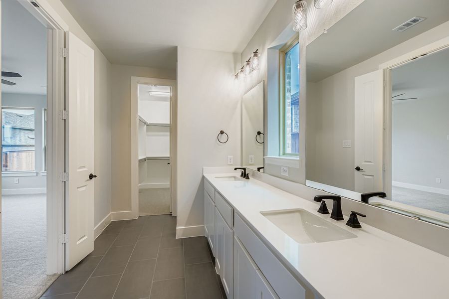 831 Stone Grove - Primary Bathroom 831 Stone Grove - Primary Bathroom
