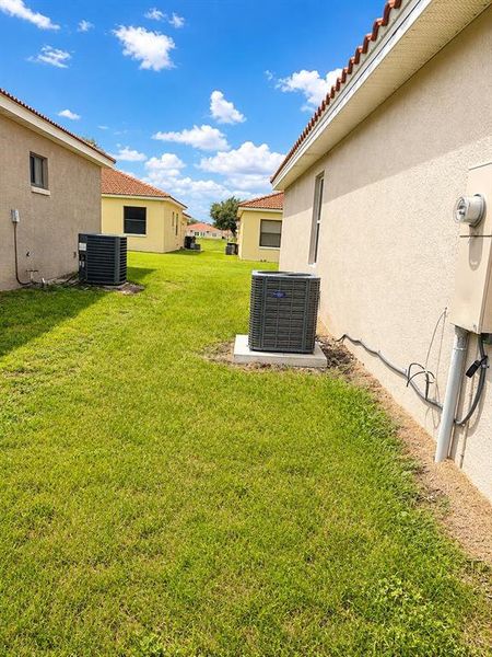 Exterior details and patio area of a home in , Kissimmee (Image 13).