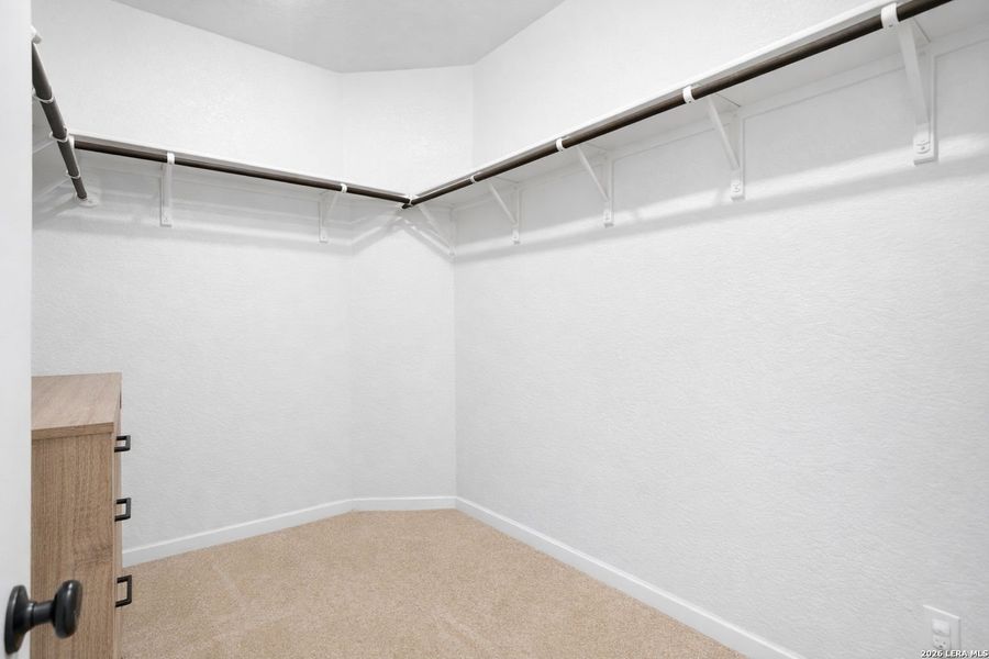 Spacious, unfurnished interior of a new home in Davis Ranch, San Antonio (Image 24).