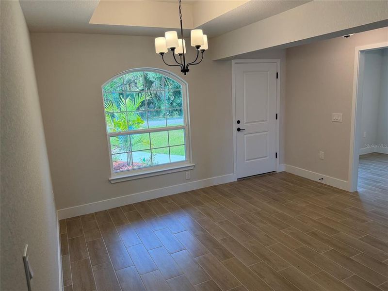 Spacious, unfurnished interior of a new home in Port Charlotte, Port Charlotte (Image 13).