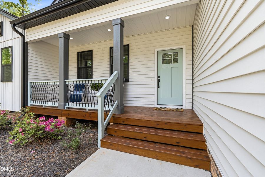 Minimal steps to the front door!