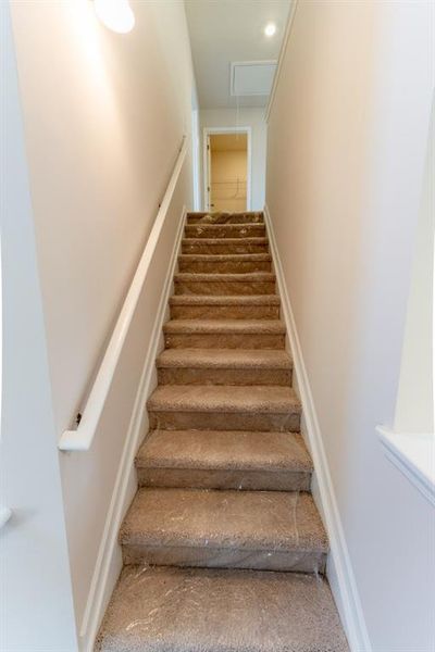 Spacious, unfurnished interior of a new home in Creekside Landing, Dallas (Image 28). Spacious, unfurnished interior of a new home in Creekside Landing, Dallas (Image 28).