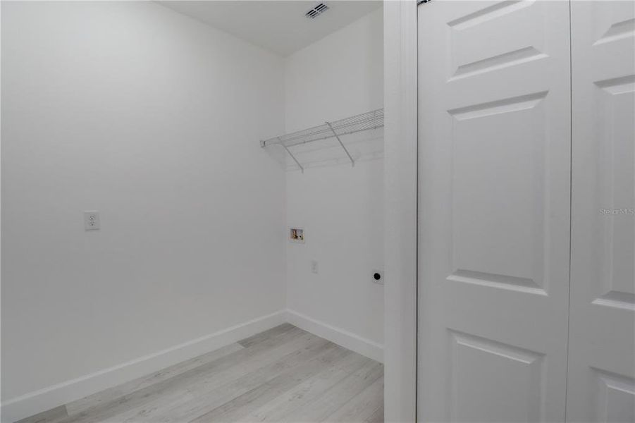 Spacious, unfurnished interior of a new home in , Ocala (Image 13).