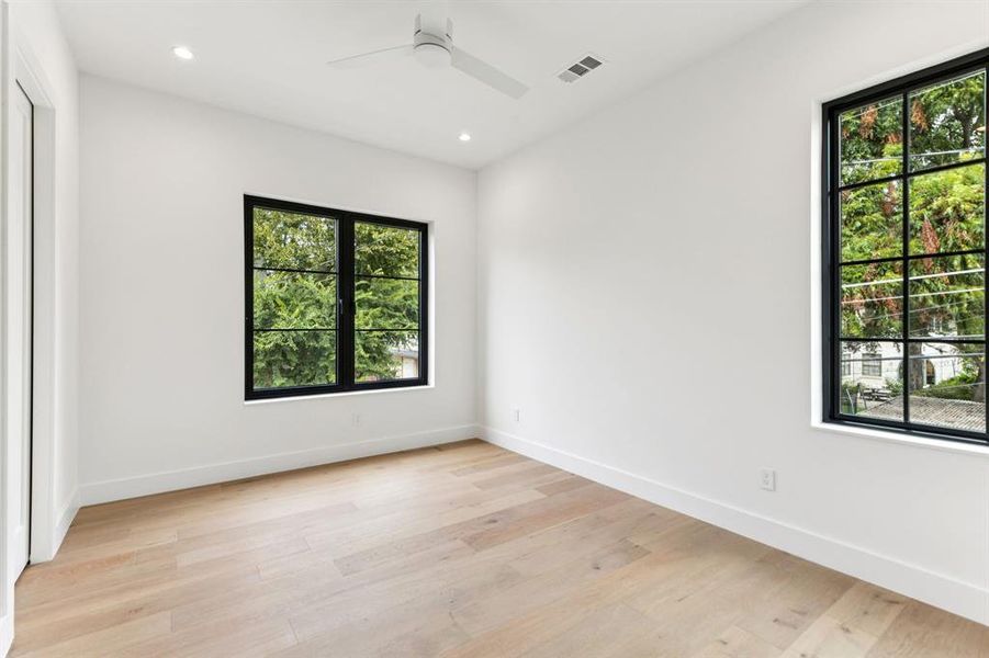 Spacious, unfurnished interior of a new home in , Dallas (Image 19).