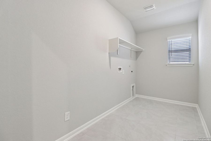 Spacious, unfurnished interior of a new home in Arcadia Ridge - Classic Series, San Antonio (Image 33). Spacious, unfurnished interior of a new home in Arcadia Ridge - Classic Series, San Antonio (Image 33).