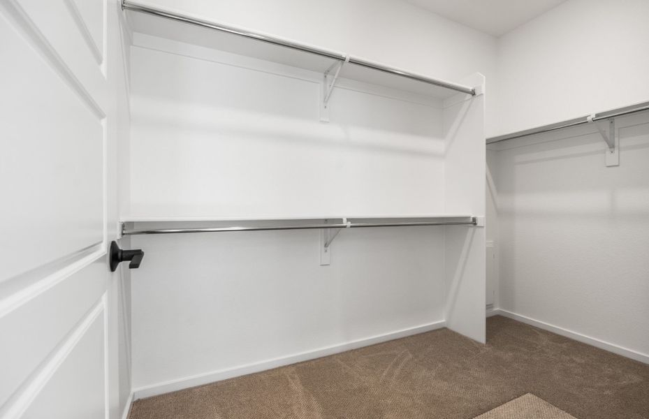 Spacious, unfurnished interior of a new home in Wolf Creek Run West, Strasburg (Image 18).