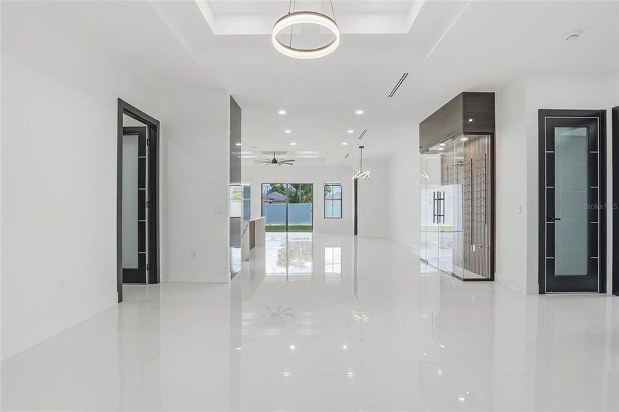 Spacious, unfurnished interior of a new home in , Tampa (Image 41).