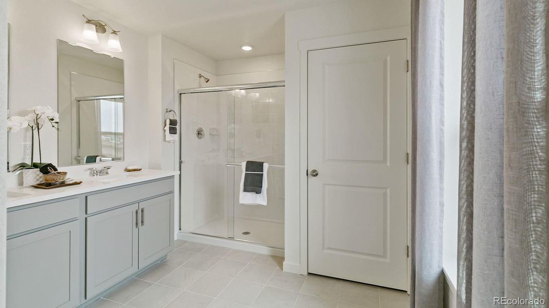 Furnished interior view inside a new home in Vista Meadows, Fort Lupton (Image 24).