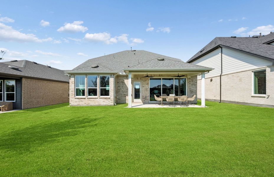 Representative exterior details of a home built from the Rainier by Pulte Homes in Wilson Creek Meadows, Celina (Image 3).