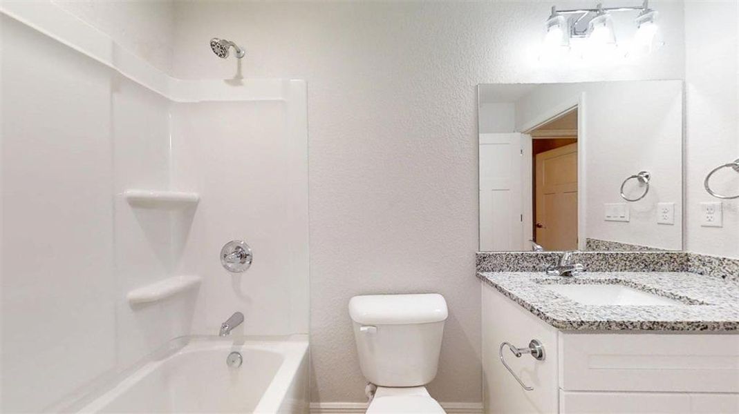 Furnished interior view inside a new home in , Dunnellon (Image 7).