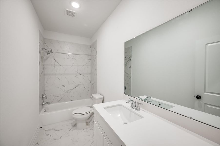 Furnished interior view inside a new home in , Missouri City (Image 12).