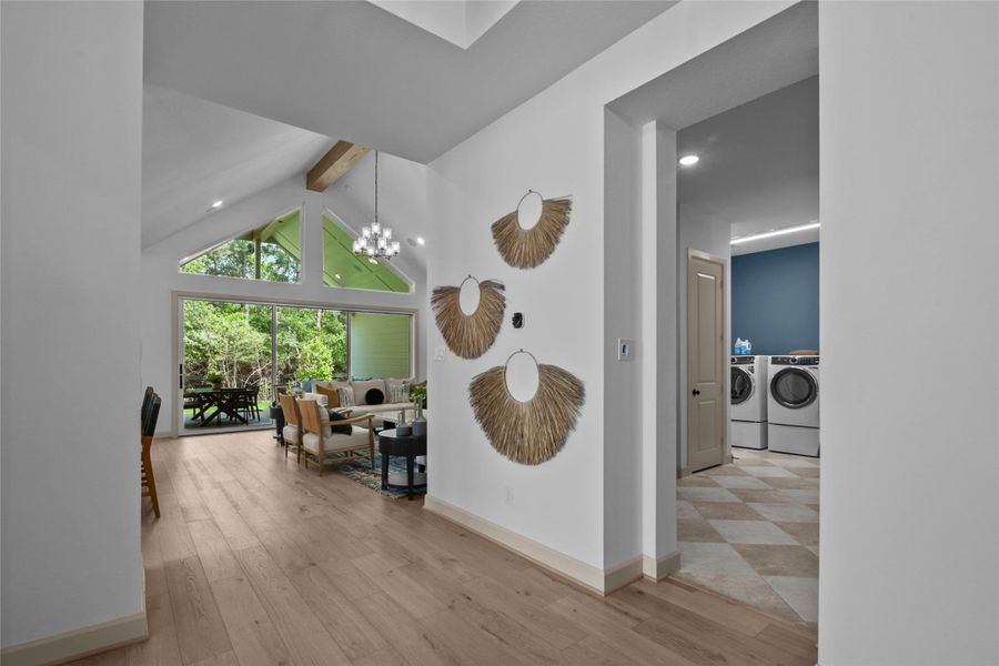 EXAMPLE PHOTO: wELCOME HOME TO T HE Leeward with high ceilings, low maintenance laminate flooring & an open design that captures everyone! EXAMPLE PHOTO: wELCOME HOME TO T HE Leeward with high ceilings, low maintenance laminate flooring & an open design that captures everyone!