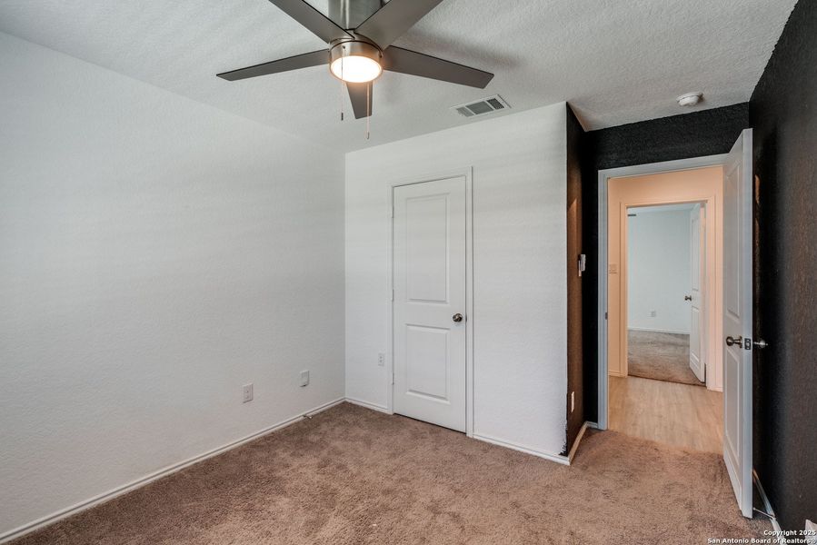 Spacious, unfurnished interior of a new home in , San Antonio (Image 10).