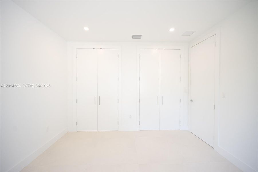 Spacious, unfurnished interior of a new home in , Doral (Image 66).