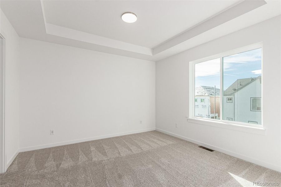Spacious, unfurnished interior of a new home in Victory Ridge, Colorado Springs (Image 14).
