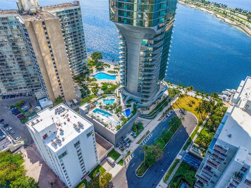 Condo located in Miami, FL showcasing its design and architecture (Image 58).