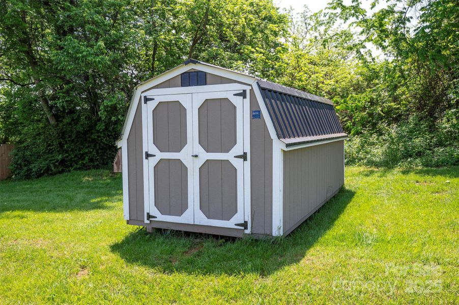 Image 25 of a home in .