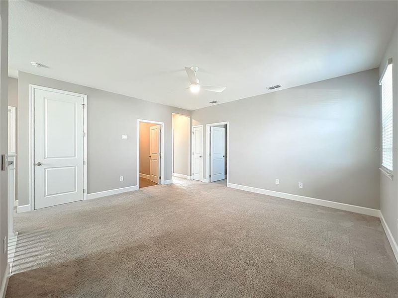 Spacious, unfurnished interior of a new home in , Winter Garden (Image 38).