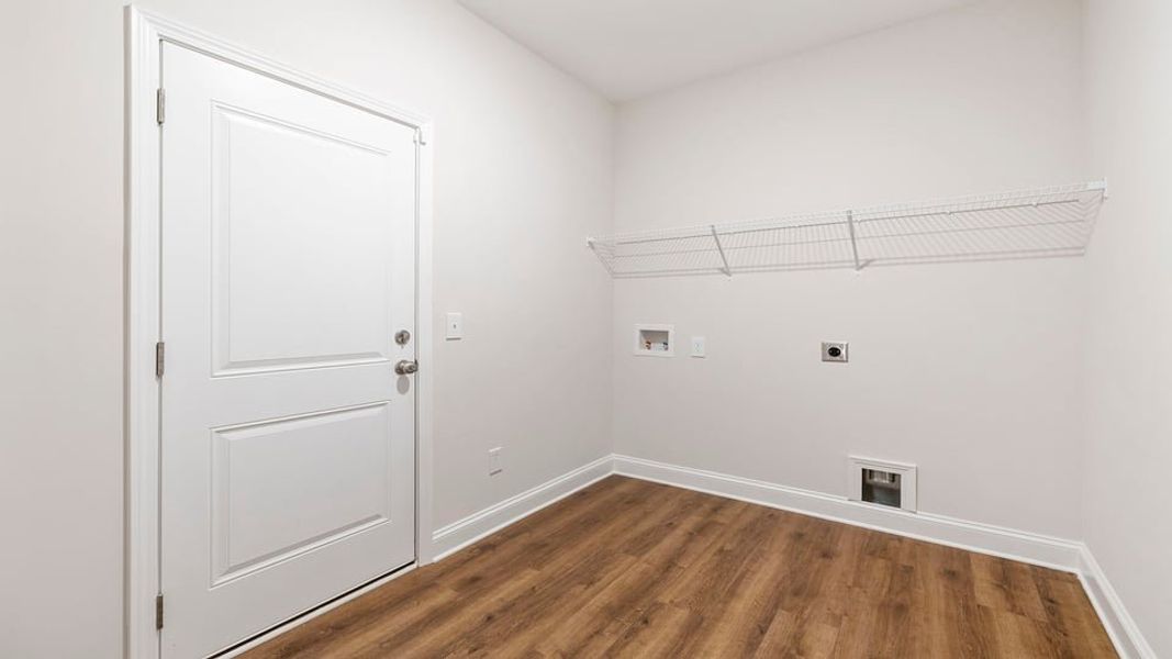 Spacious, unfurnished interior of a new home in Pinebrook, Woodruff (Image 35).