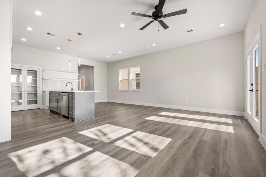 Spacious, unfurnished interior of a new home in , Houston (Image 17). Spacious, unfurnished interior of a new home in , Houston (Image 17).
