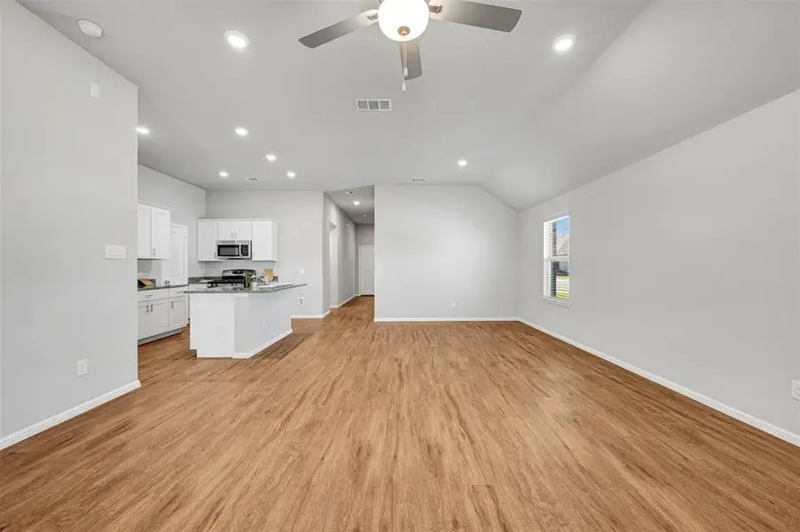 Spacious, unfurnished interior of a new home in Forest Park, Princeton (Image 32). Spacious, unfurnished interior of a new home in Forest Park, Princeton (Image 32).