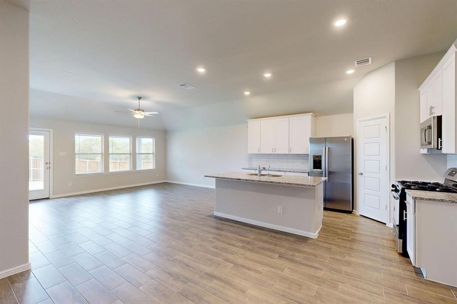 Spacious, unfurnished interior of a new home in Forest Park, Princeton (Image 28).