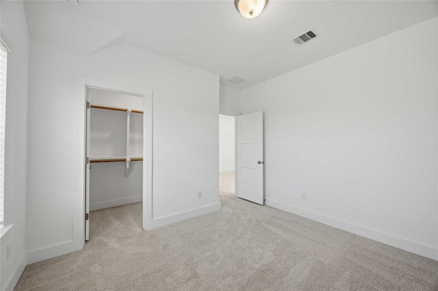 Spacious, unfurnished interior of a new home in Arabella on the Prairie, Richmond (Image 24).