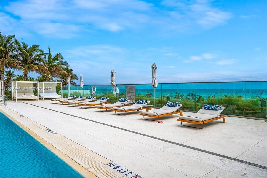 Community amenities in , Hallandale Beach (Image 51).