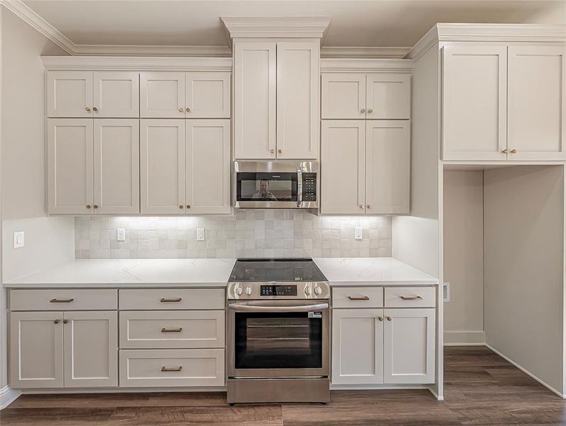 Furnished interior view inside a new home in , Tyler (Image 9).